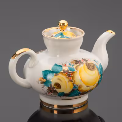 купить Чайник заварочный (миниатюрный), украшенный изображением цветов, фарфор, роспись, золочение, Ленинградский фарфоровый завод (ЛФЗ), СССР, 1970-1986 гг.