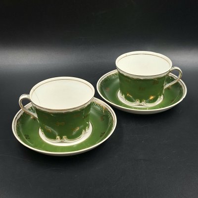 купить Набор из двух чайных пар зеленого цвета с декором в виде розочек, фарфор, крытье, золочение, Дмитровский фарфоровый завод (ДФЗ Вербилки), СССР, 1954-1965 гг.