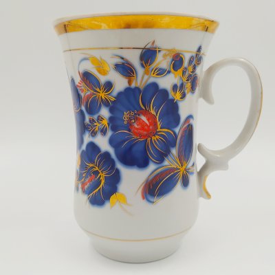 купить Кружка с цветочным декором, фарфор, роспись, золочение, Полонский завод художественной керамики (Полонное ЗХК), СССР, 1973-1991 гг.