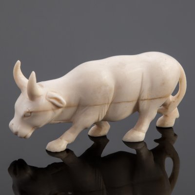 купить Статуэтка "Корова", кость, резьба, полировка, Африка, 1990-2000 гг.