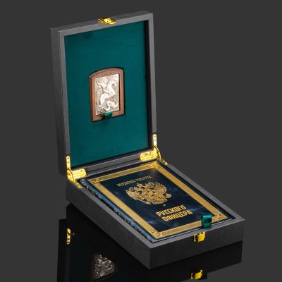 купить Подарочный набор с книгой "Кодекс чести русского офицера" и иконой "Георгий Победоносец", бумага, кожаный переплет, тиснение, золочение, обрез с принтом; дерево, металл, серебрение; в подарочном коробе с бархатным ложеменом, обтянутом кожей и бархатной подарочной упаковке, Российская Федерация, 2025 г.