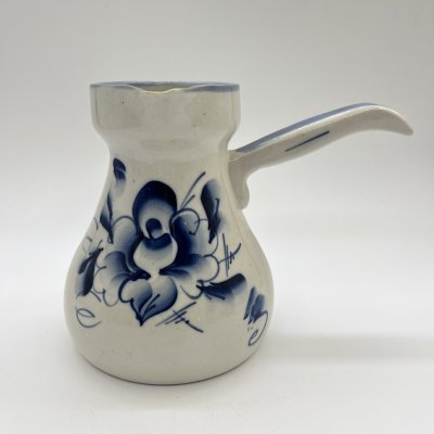 купить Турка с цветочным декором, фарфор, роспись, Речицкий фарфоровый завод (Гжель), СССР, 1970-1980 гг.