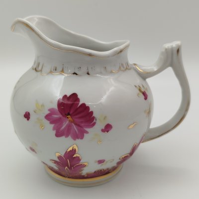 купить Молочник из сервиза "Барбарис" (пурпурный), автор Е.П. Смирнов, фарфор, роспись, золочение, Дмитровский фарфоровый завод (ДФЗ Вербилки), СССР, 1954-1965 гг.