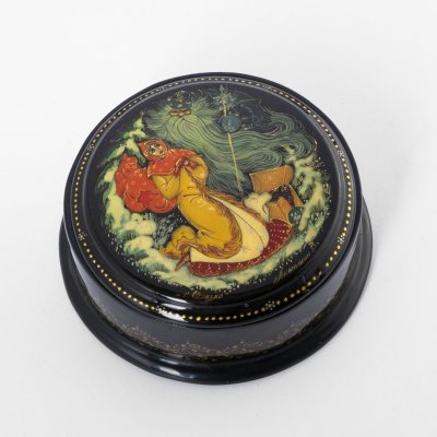 купить Шкатулка круглой формы "Морозко", худ. В. Акиньшин, №6716, папье-маше, роспись, лак, Палех, Российская Федерация, 1992-2000 гг.