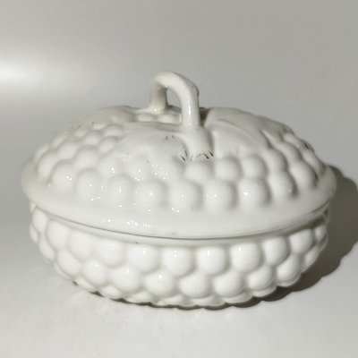 купить Масленка "Виноград", фарфор, Городницкий фарфоровый завод, СССР, 1930-1934 гг.