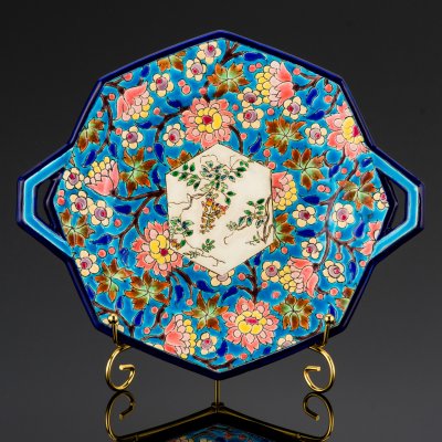 купить Блюдо декоративное с цветочным декором, Manufacture des Emaux de Longwy, фаянс, майолика, техника перегородчатых эмалей, Франция, 1900-1940 гг.