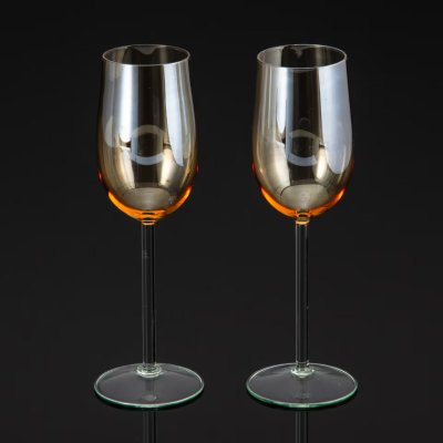 купить Набор из двух бокалов (фужеров) янтарного оттенка для шампанского, стекло, люстр, Калининский стекольный завод «Тверис», СССР, 1970-1990 гг.