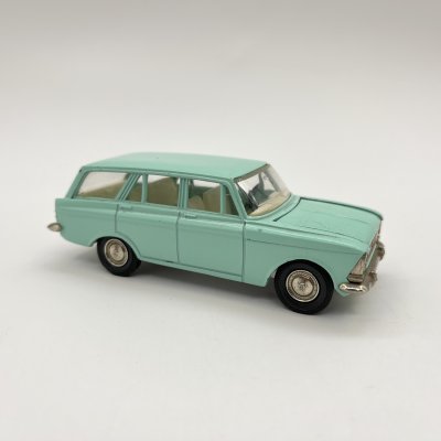 купить Масштабная модель автомобиля "Москвич 427" в зеленом цвете, 1:43, модель А4, Саратовский завод «Тантал», металл, пластик, СССР, 1974-1978 гг.