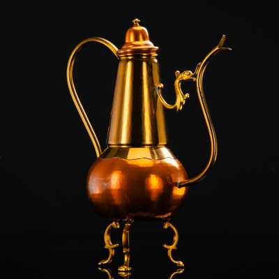 купить Кувшин восточный, установленный на три зооморфные ножки, (высокий), латунь, медь, Индия, 1970-1990 гг.