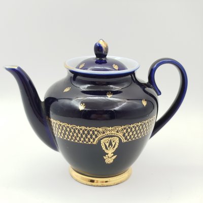 купить Чайник заварочный с орнаментальным декором, фарфор, крытье кобальтом, золочение, Ленинградский фарфоровый завод (ЛФЗ), СССР, 1970-1992 гг.