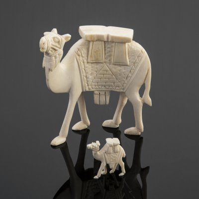 купить Набор статуэток "Верблюды", кость, резьба, Африка, 1990-2000 гг.