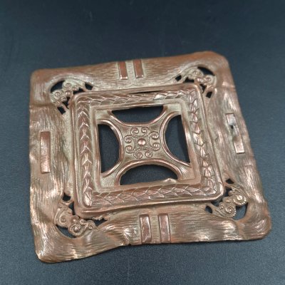 купить Пряжка женская поясная квадратной формы с растительным декором, металл, штамповка, Российская империя, 1890-1915 гг.