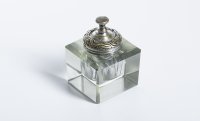 купить Чернильница из толстого стекла с орнаментальной крышкой, бронза, стекло, Западная Европа, 1970-1990 гг.