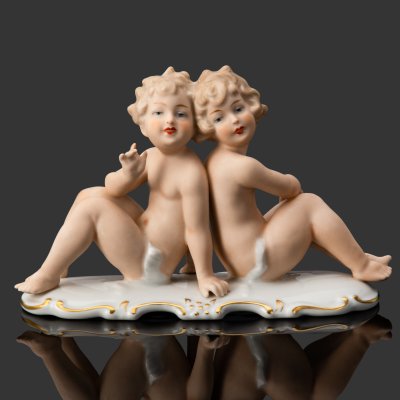 купить Статуэтка, "Сидящие путти", фарфор, золочение, дорисовка, Wallendorf, Германия, 1963-1990 гг.