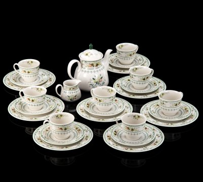 купить Сервиз чайный с цветочным декором на 8 персон (26 предметов), серия "Provencal", фарфор, деколь, Royal Doulton, Великобритания, 1973-1990 гг.