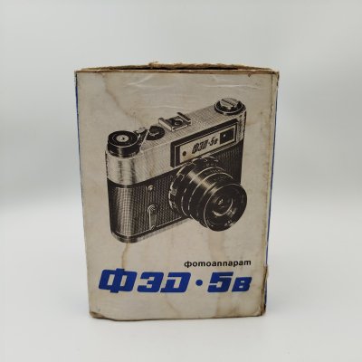 купить Фотоаппарат "ФЭД-5" с объективом "Индустар-61 Л/Д" в оригинальном кофре, металл, пластик, стекло, кожа, Харьковский машиностроительный завод им. Дзержинского (ФЭД), СССР, 1977-1990 гг.