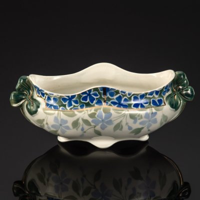 купить Кашпо в стиле Art Nouveau с ручками в виде бутонов цветов, Luneville Keller and Guerin, фаянс, деколь, роспись, золочение, Франция, 1900-1910 гг.
