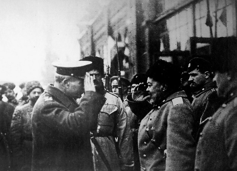 Приветствие британского и белогвардейского генералов, 1918 г.