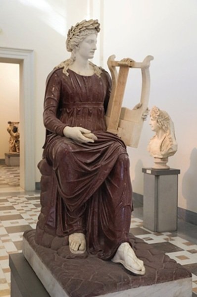 Аполлон, играющий на лире