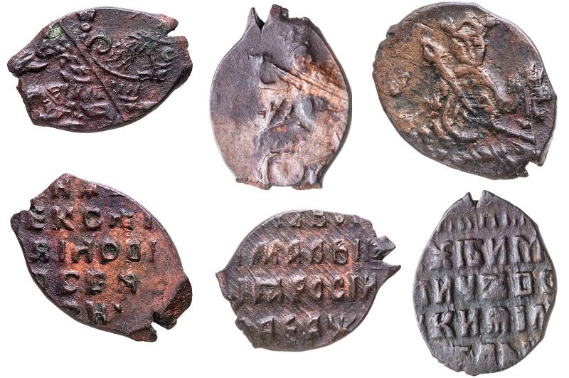 Медные копейки, отчеканенные в Москве, Пскове и Новгороде