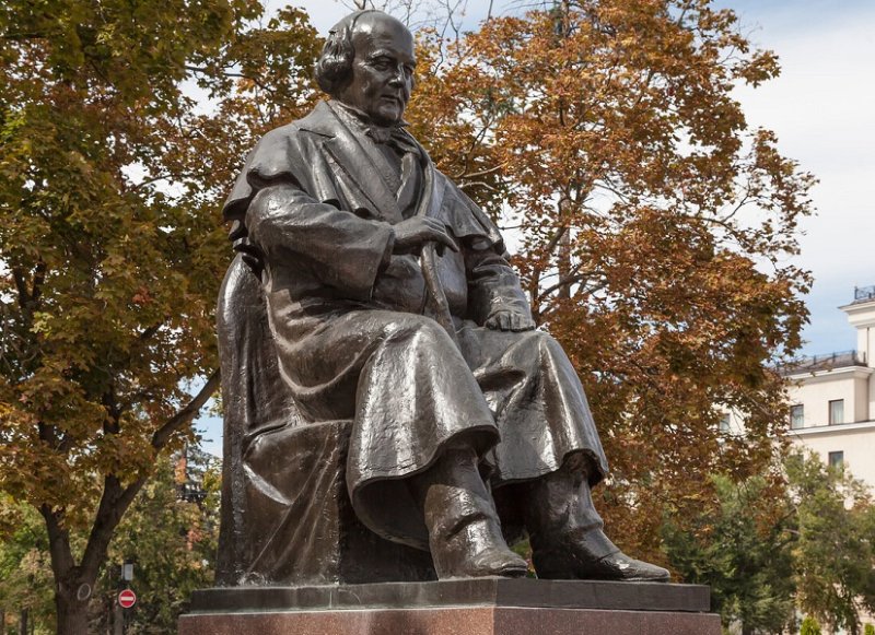 Памятник М.С. Щепкину в Белгороде