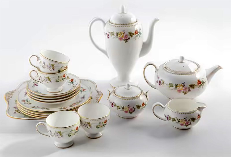 Сервиз чайно-кофейный «Цветы», дизайн MIRABELLE (17 предметов)