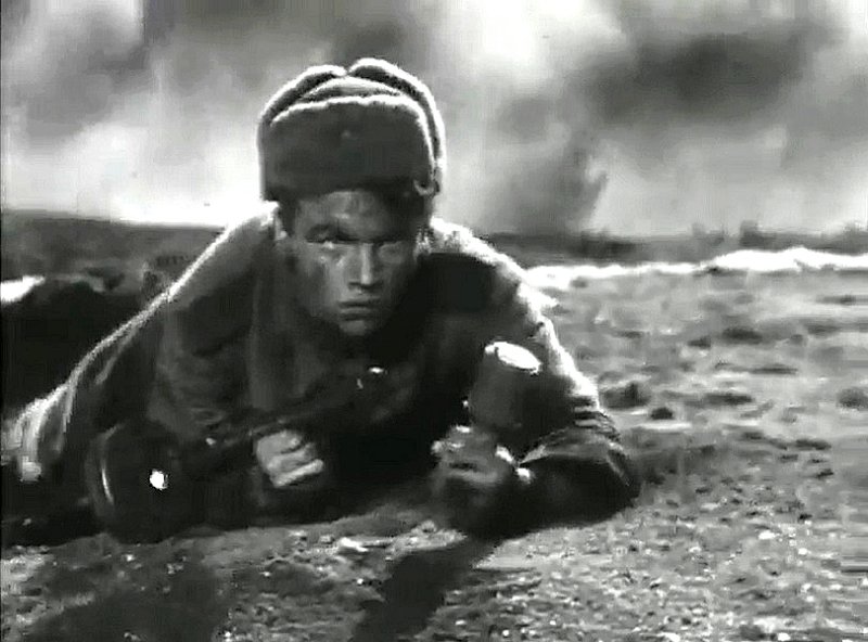 Кадр из фильма «Рядовой Александр Матросов» (1947 г.)