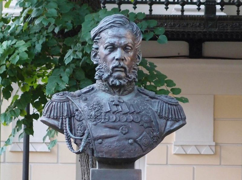 Памятник Д.А. Милютину в Москве