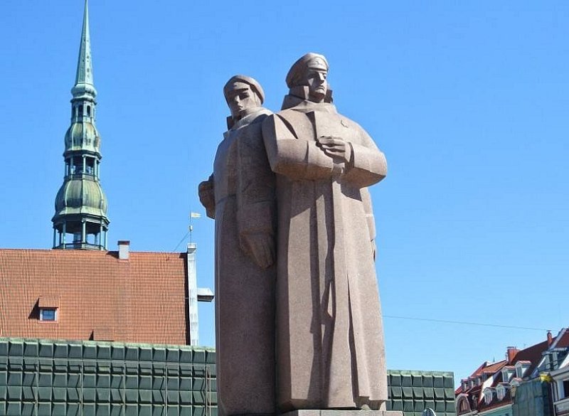 Памятник латышским стрелкам в Риге