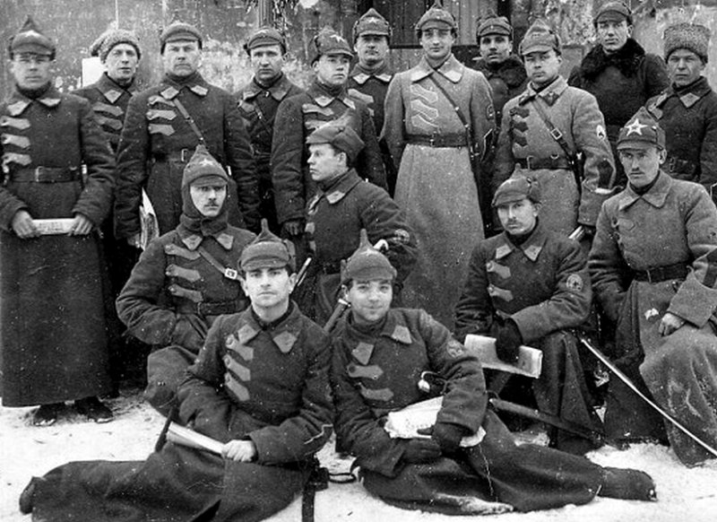 Красноармейцы в «буденовках», 1919 г.