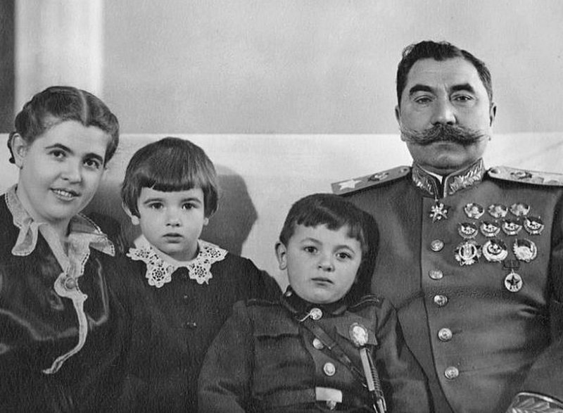 Буденный с семьей, 1950-е гг.