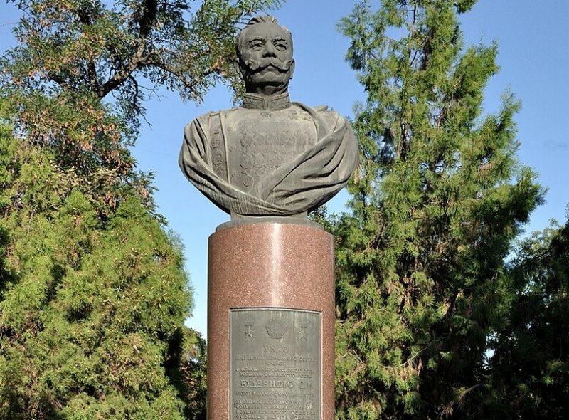 Памятник Буденному в Ростове-на-Дону