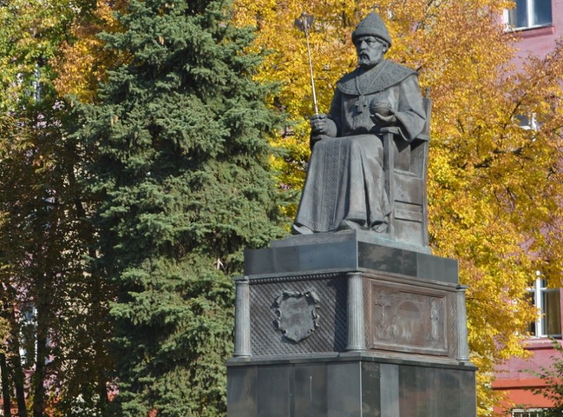 Памятник Алексею Михайловичу в Новом Осколе