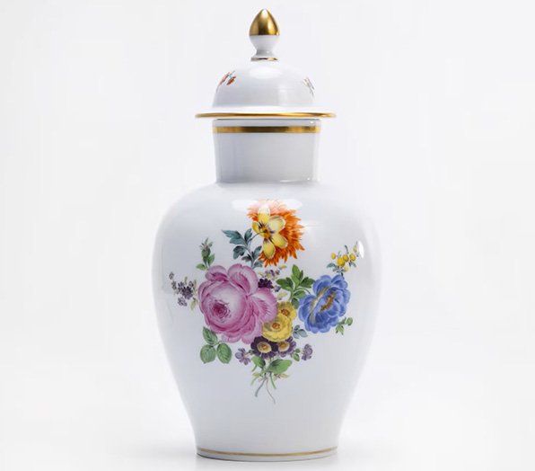 Ваза декорированная изображением цветов, Meissen porcelain manufactory (Мейсен), Германия, 1947-1973 гг.