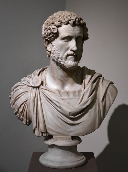 Бюст Антонина Пия