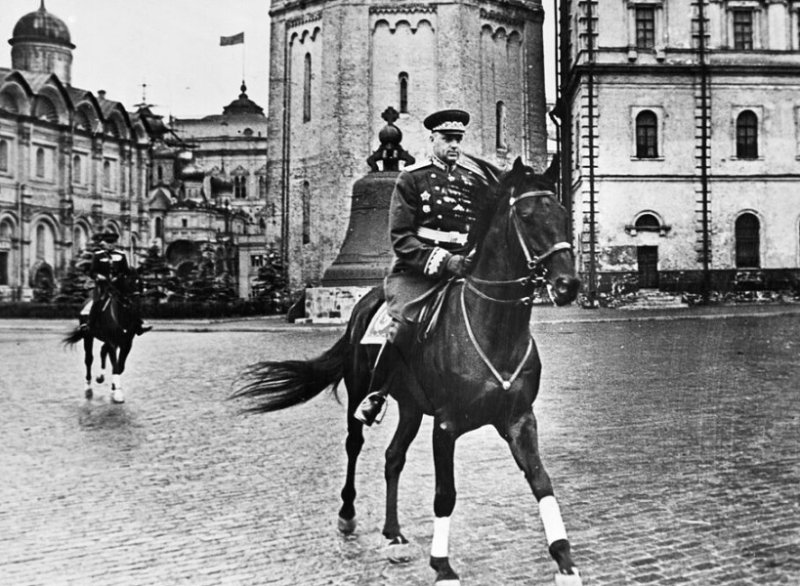 Командующий парадом Рокоссовский 24 июня 1945 г.