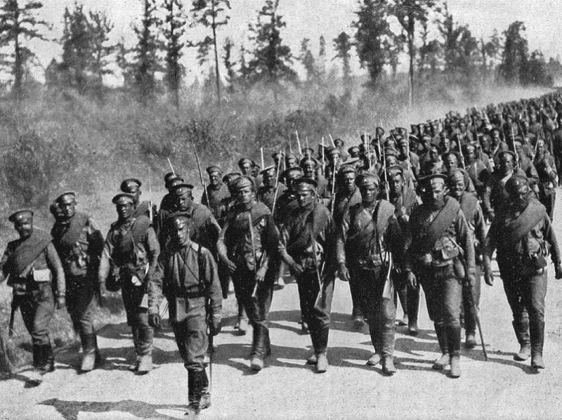 Русская пехота на марше в Первую мировую войну