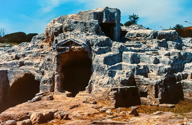 Псевдо-гробница Архимеда