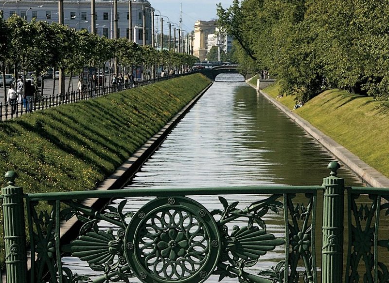 Канал Летнего сада между Невой и Мойкой, прорытый в 1719 г.