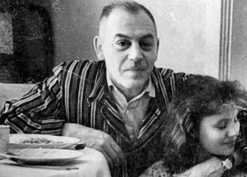 В. Сталин с дочерью в Казани, 1961 г.