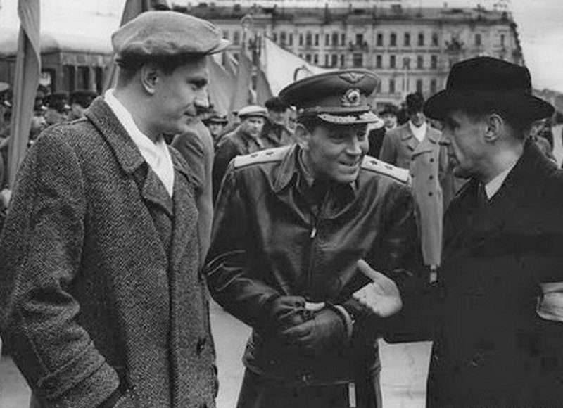 В.Сталин на параде, 1951 г.