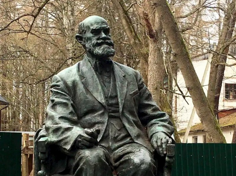 Памятник И.П. Павлову в Светлогорске