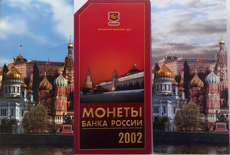 Обычное (слева) и хмурое небо (справа)