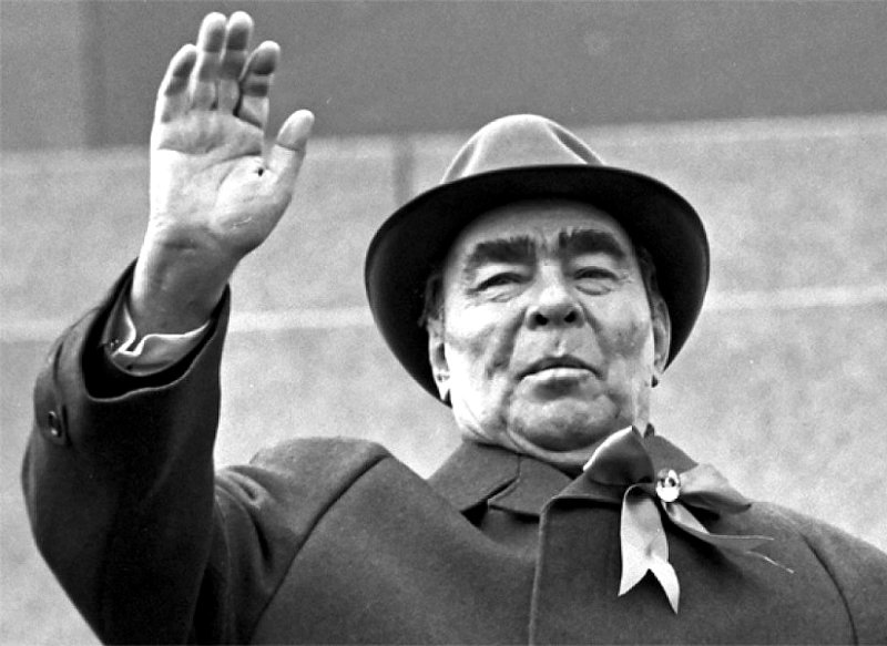 Л.И. Брежнев на трибуне Мавзолея 7 ноября 1979 г.