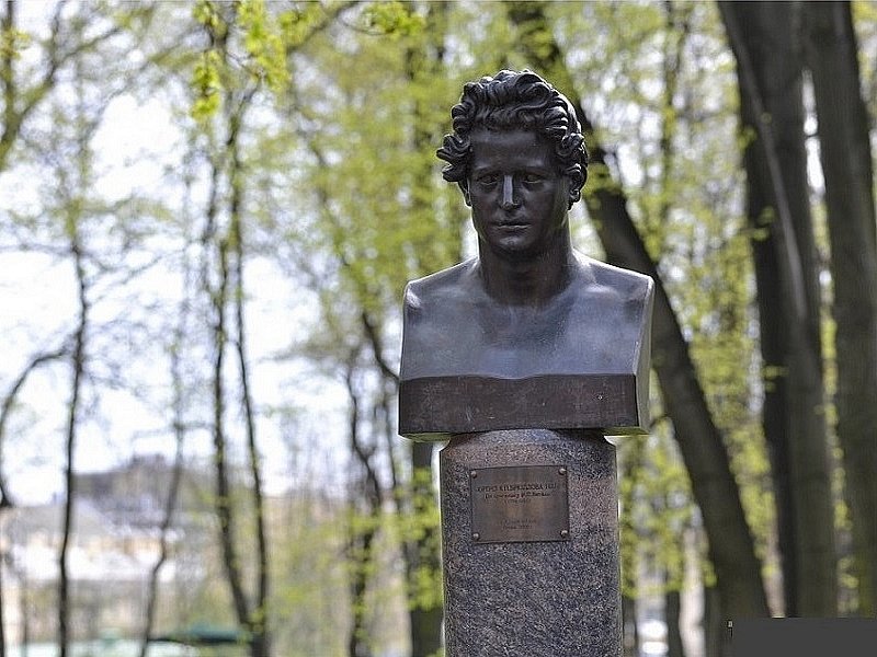 Бюст Брюллова в Санкт-Петербурге