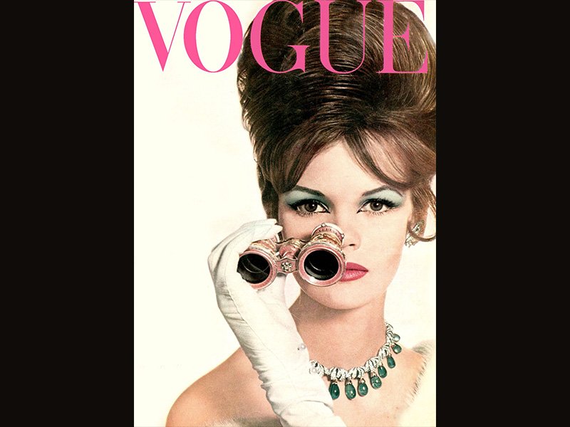 Марола Витт и предмет нашей статьи на обложке Vogue