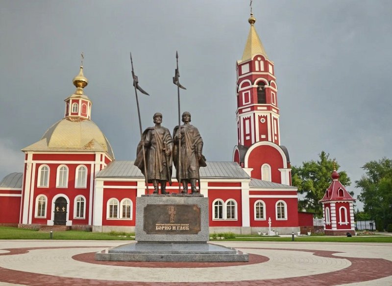 Памятник Борису и Глебу в Борисоглебске Воронежской обл.