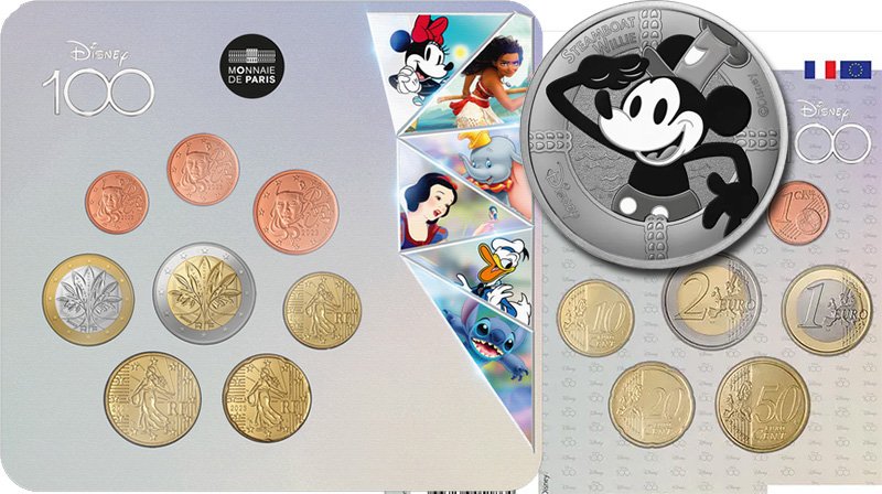 Медаль на фоне набора монет Франции 2023 года