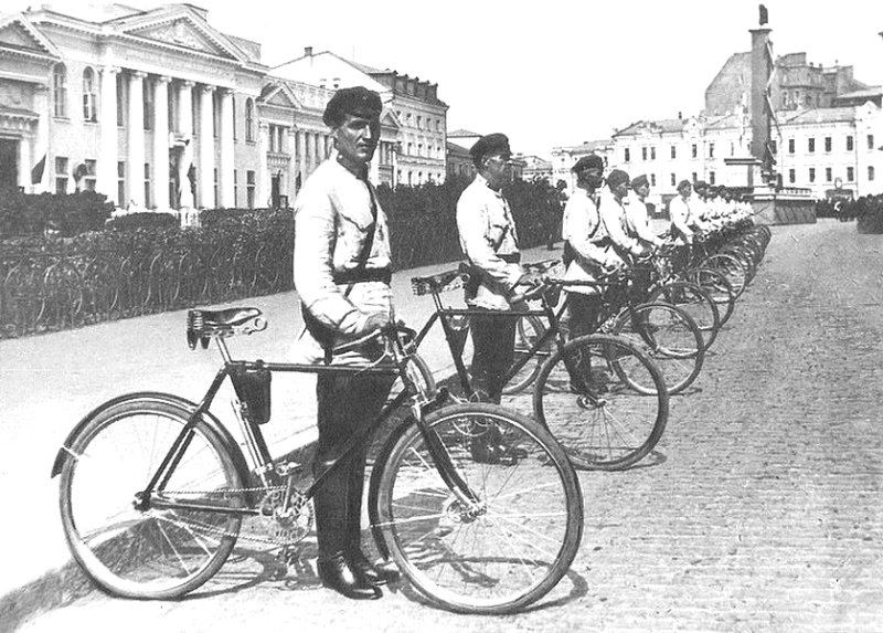 Милиционеры-велосипедисты, 1924 г.