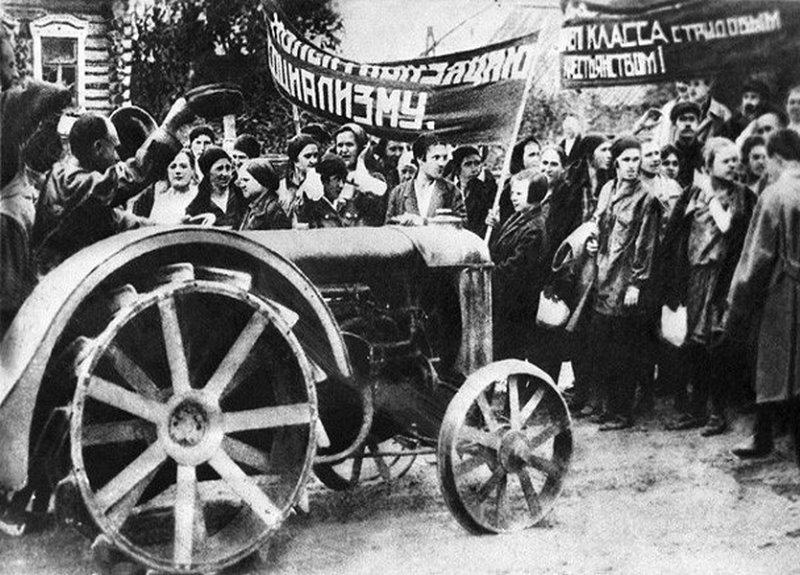 Индустриализация социализма – первый советский трактор 1926 г.
